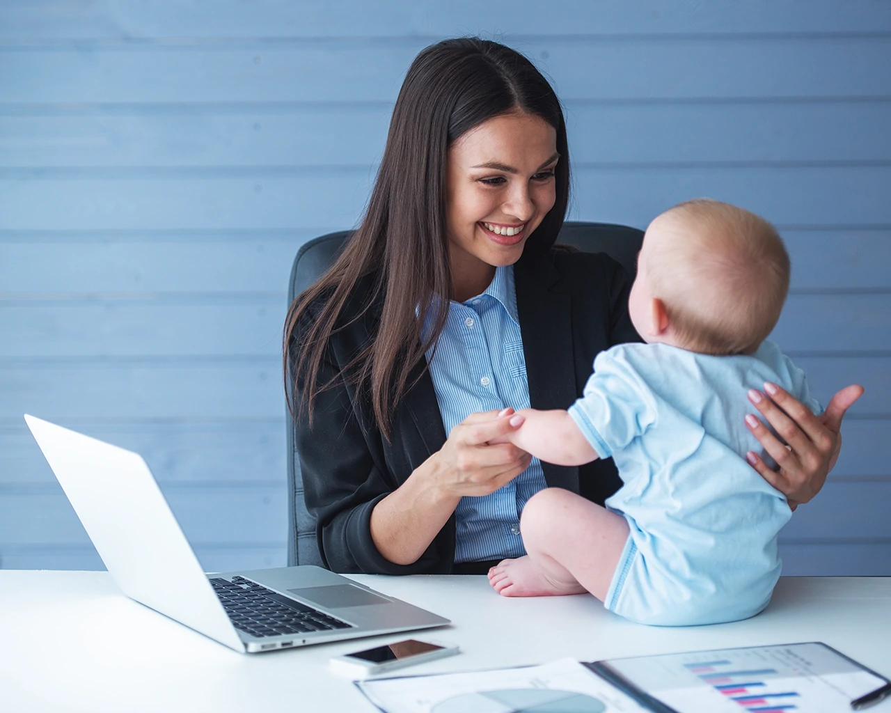 ¿Cómo pueden las empresas apoyar a las madres trabajadoras?