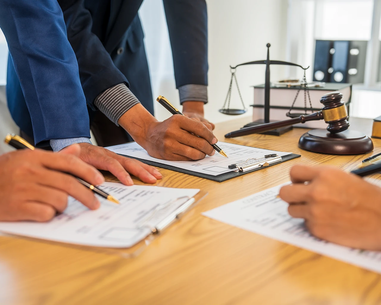 Litigios empresariales y amparo: escudo legal ante impuestos, contratos y regulaciones